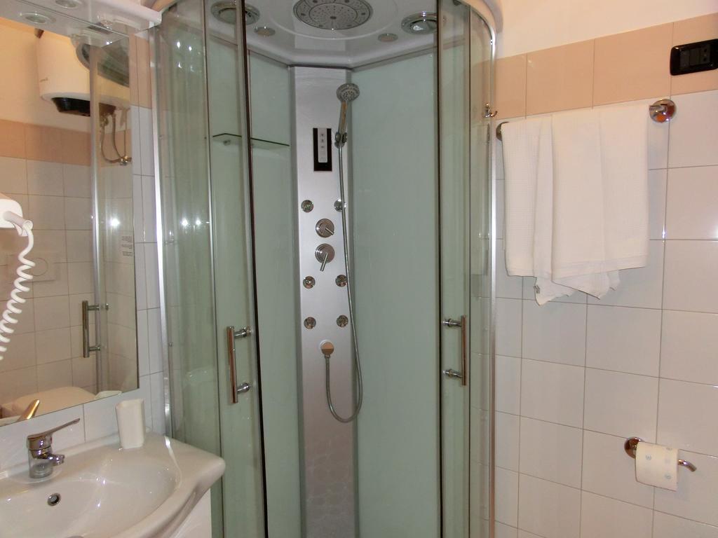 Отель Rhc Рим Экстерьер фото